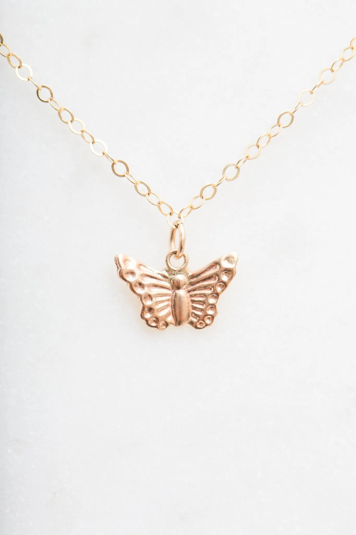 FLY AWAY CHOKER